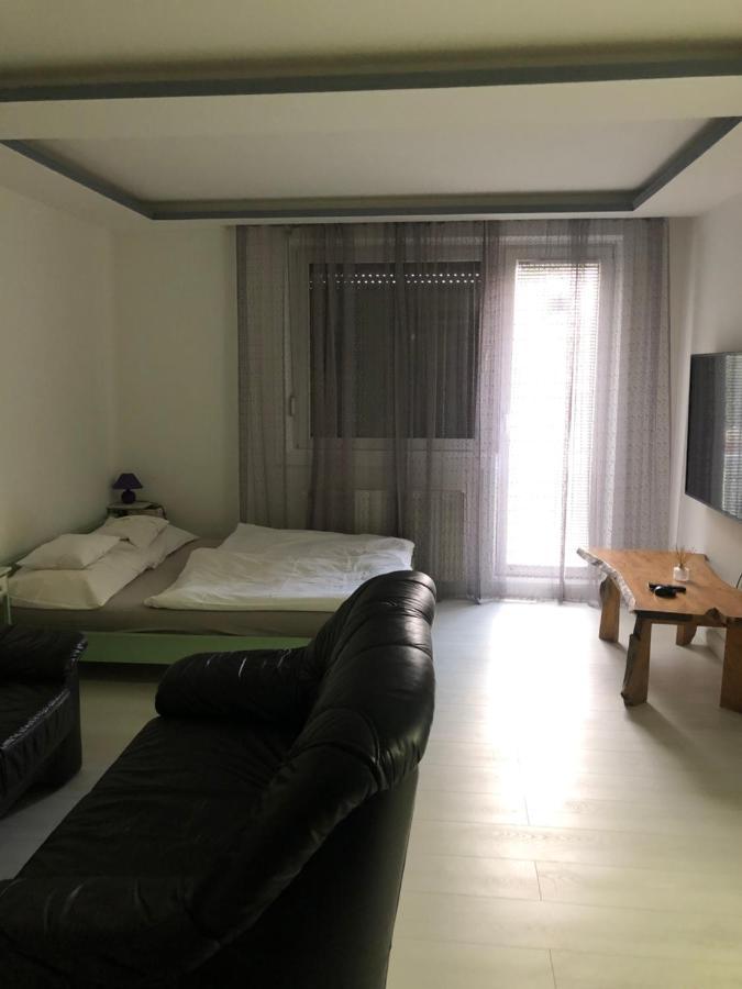Bezso Apartman Hajduszoboszlo Bagian luar foto