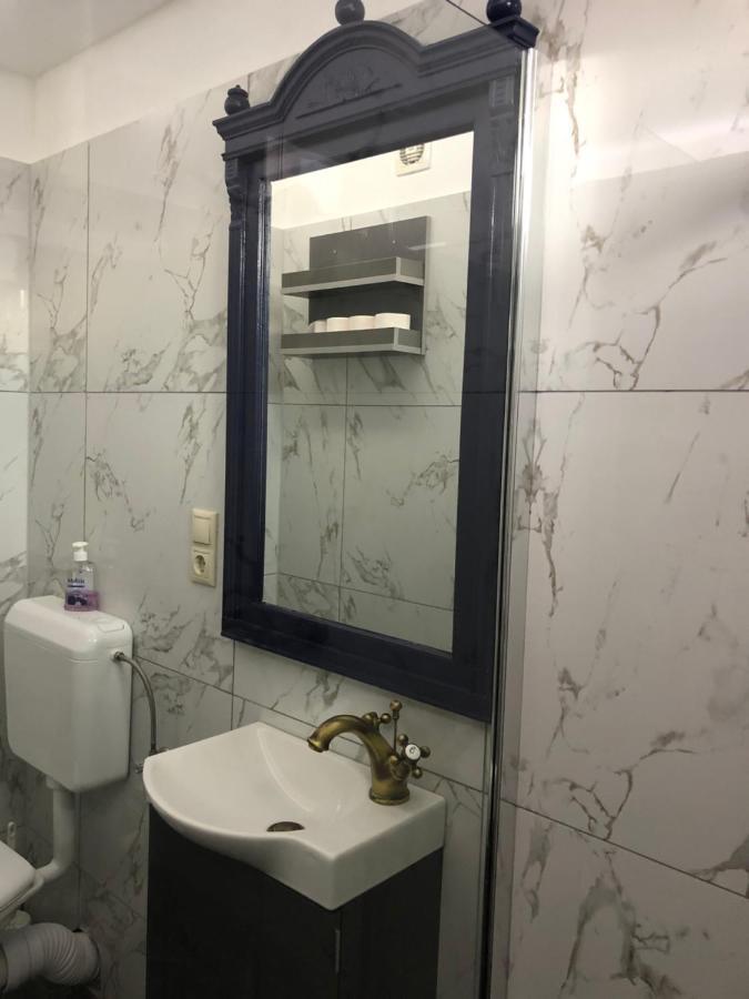 Bezso Apartman Hajduszoboszlo Bagian luar foto