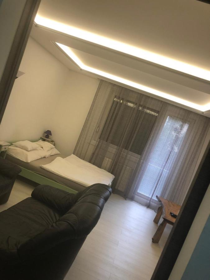 Bezso Apartman Hajduszoboszlo Bagian luar foto