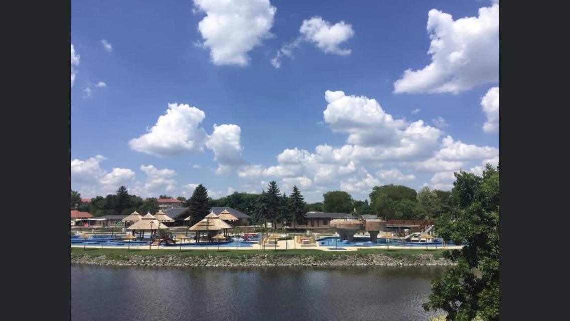 Bezso Apartman Hajduszoboszlo Bagian luar foto